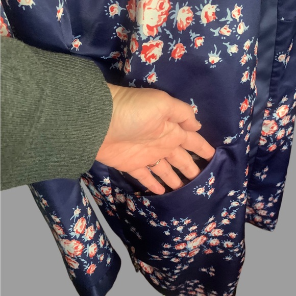 Morgan Lane Blue Floral Robe - Picture 7 of 8